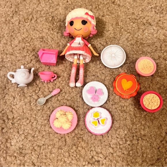 Lalaloopsy Little Miss Muffet collection. - Picture 1 of 1